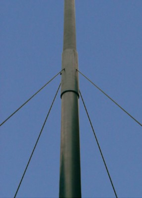 haubanage au mât d'éolienne